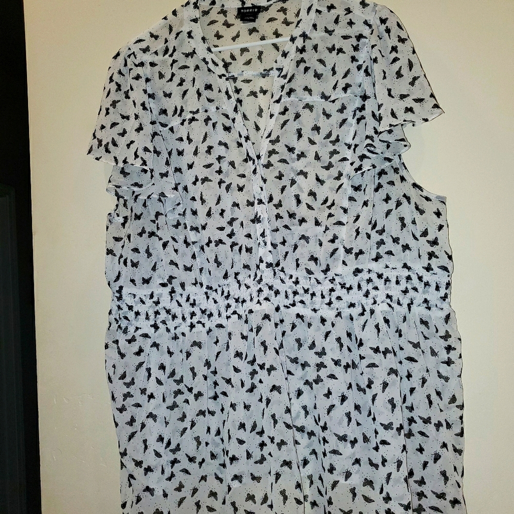 Cute black-and-white butterfly print top
